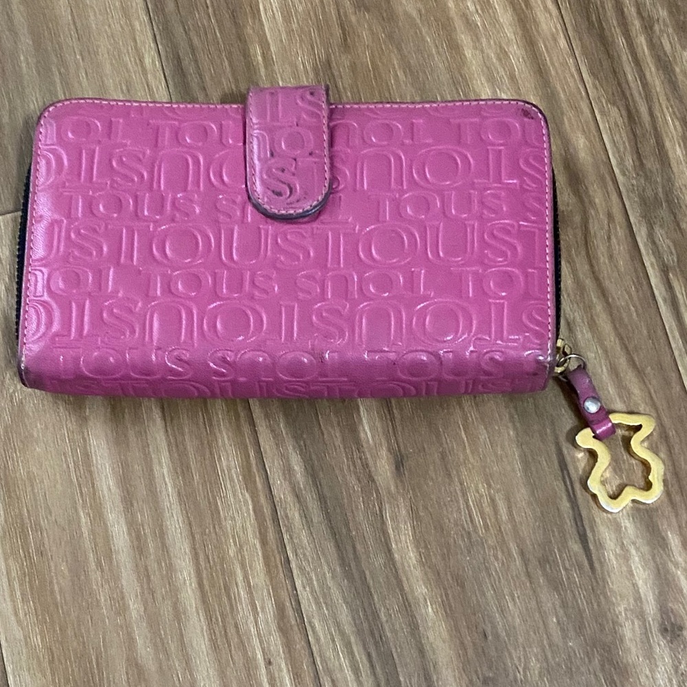 Tous Urban Logo Collection Pink Green Leather Snap Accordion Wallet